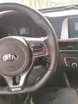 Kia K5, 2016-7