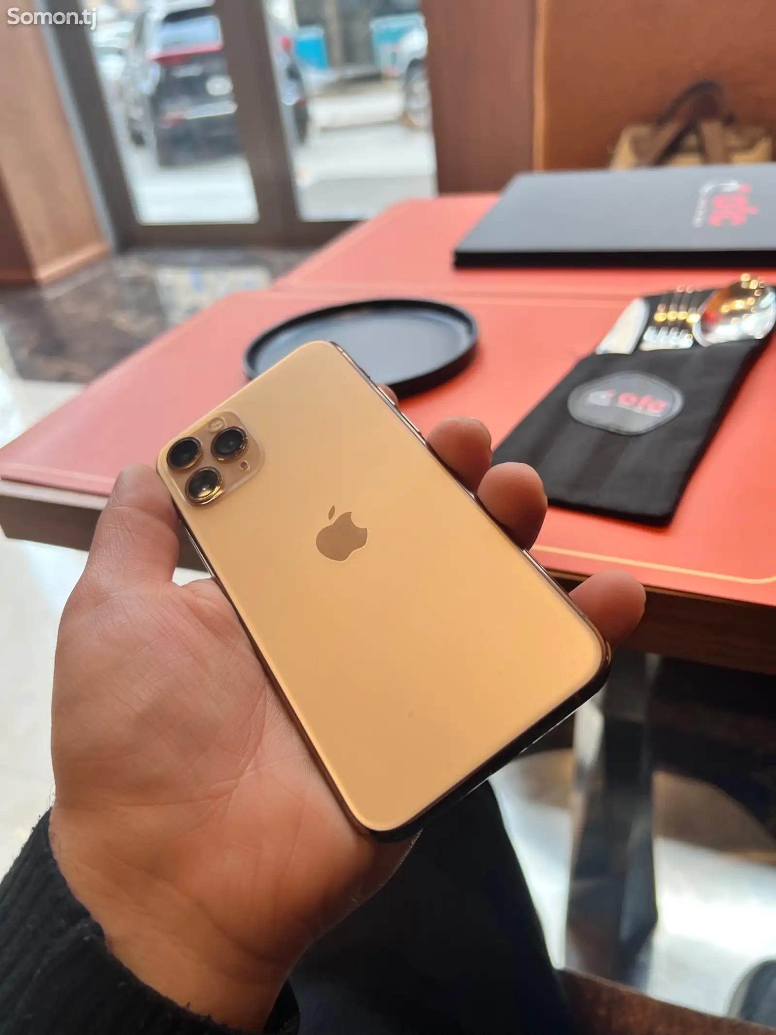 Apple iPhone 11 Pro, 64 gb, Gold-1