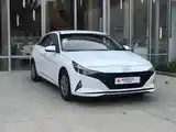 Hyundai Elantra, 2022-4