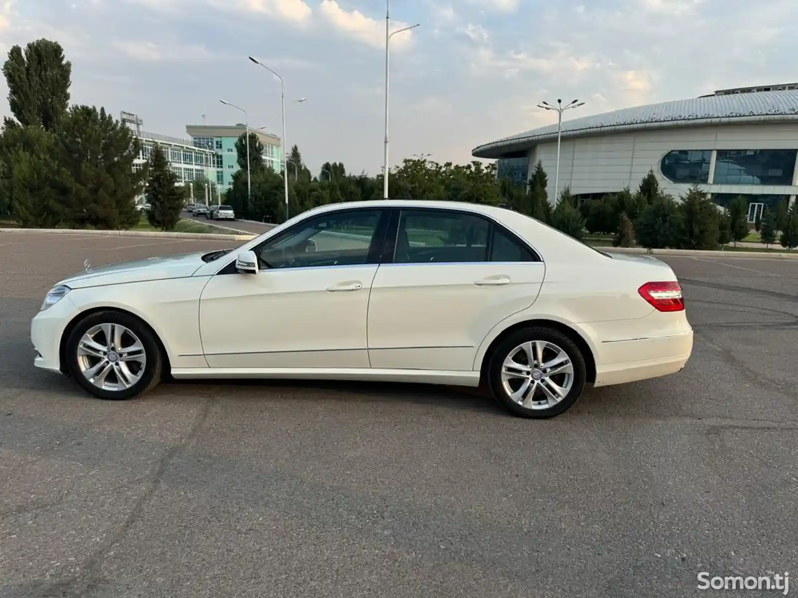 Mercedes-Benz E class, 2011-10