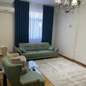 2-комн. квартира, 8 этаж, 70м², Овир