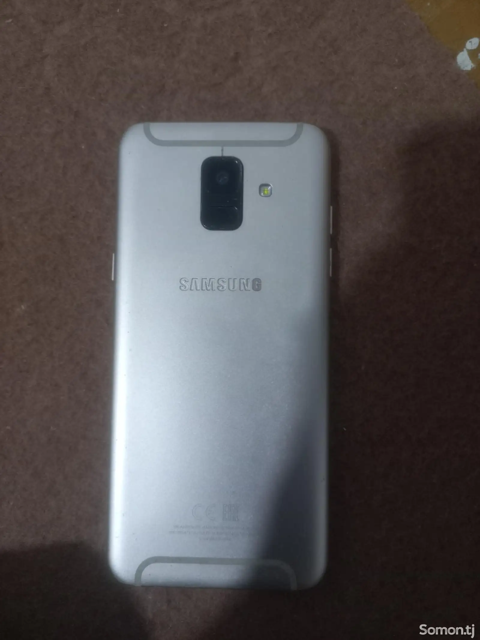 Samsung Galaxy A6-1