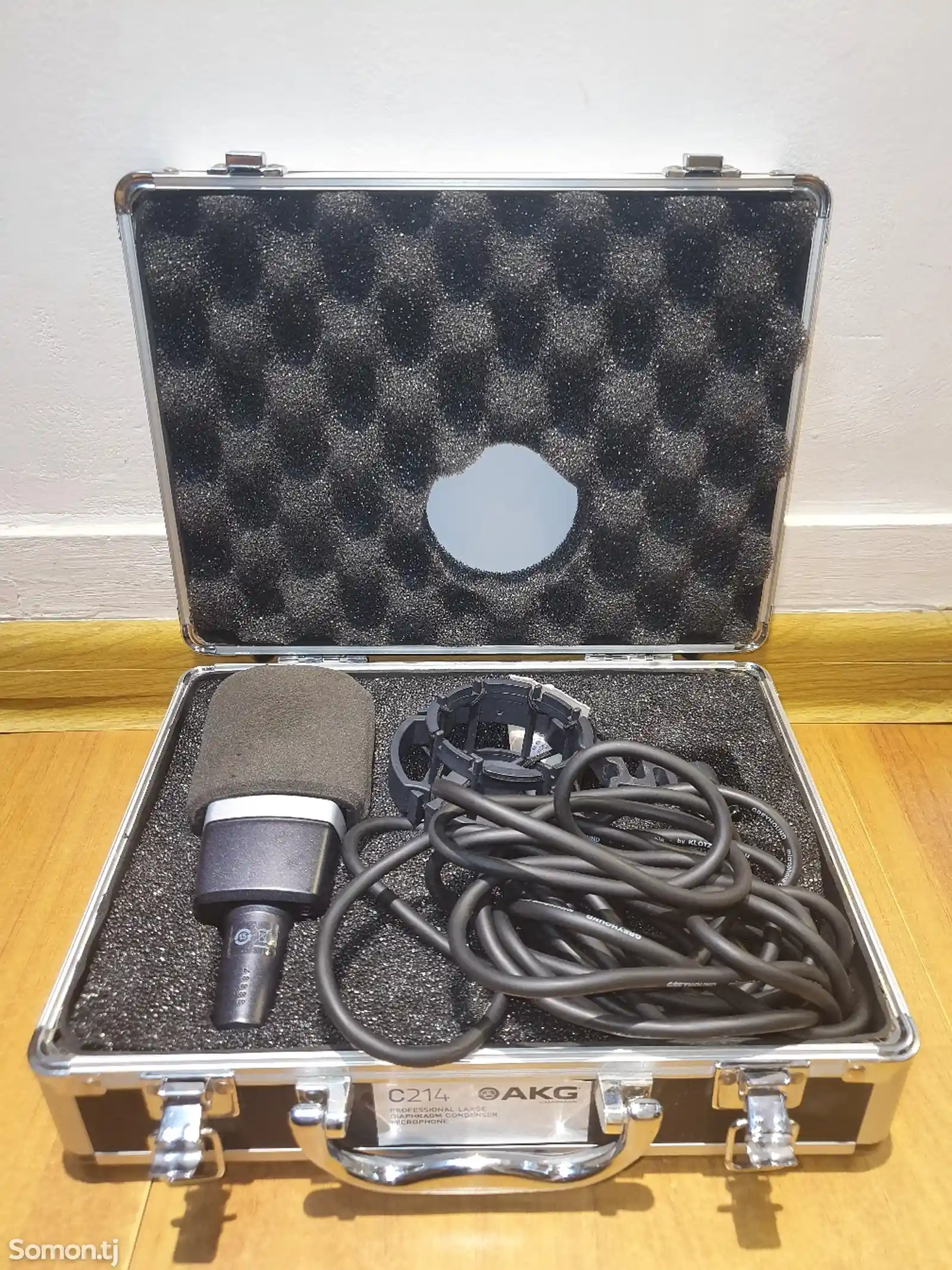 Професиональный микрофон AKG C214-1