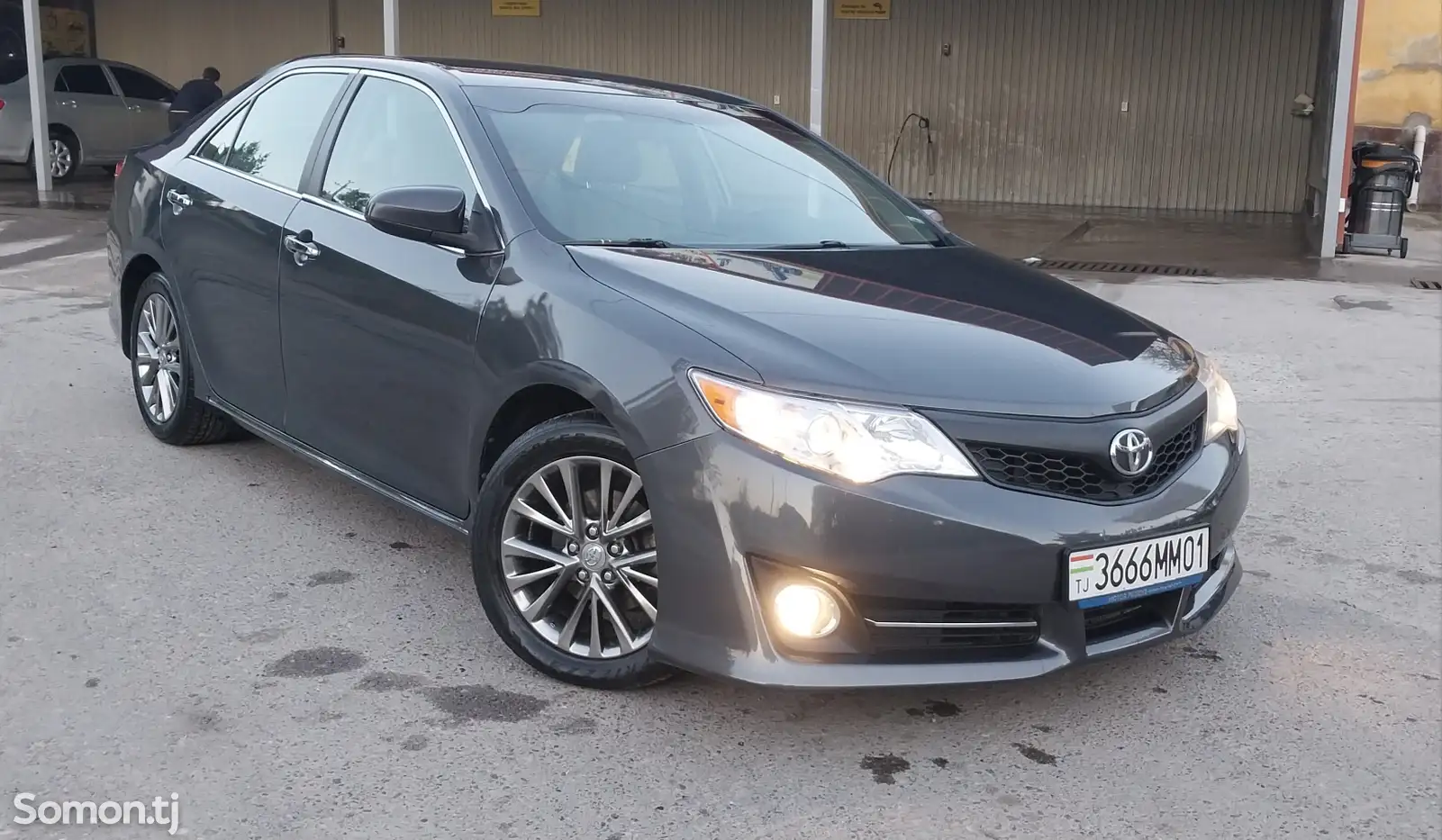 Toyota Camry, 2012-1