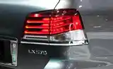 Задние фары на Lexus LX570 2014-3