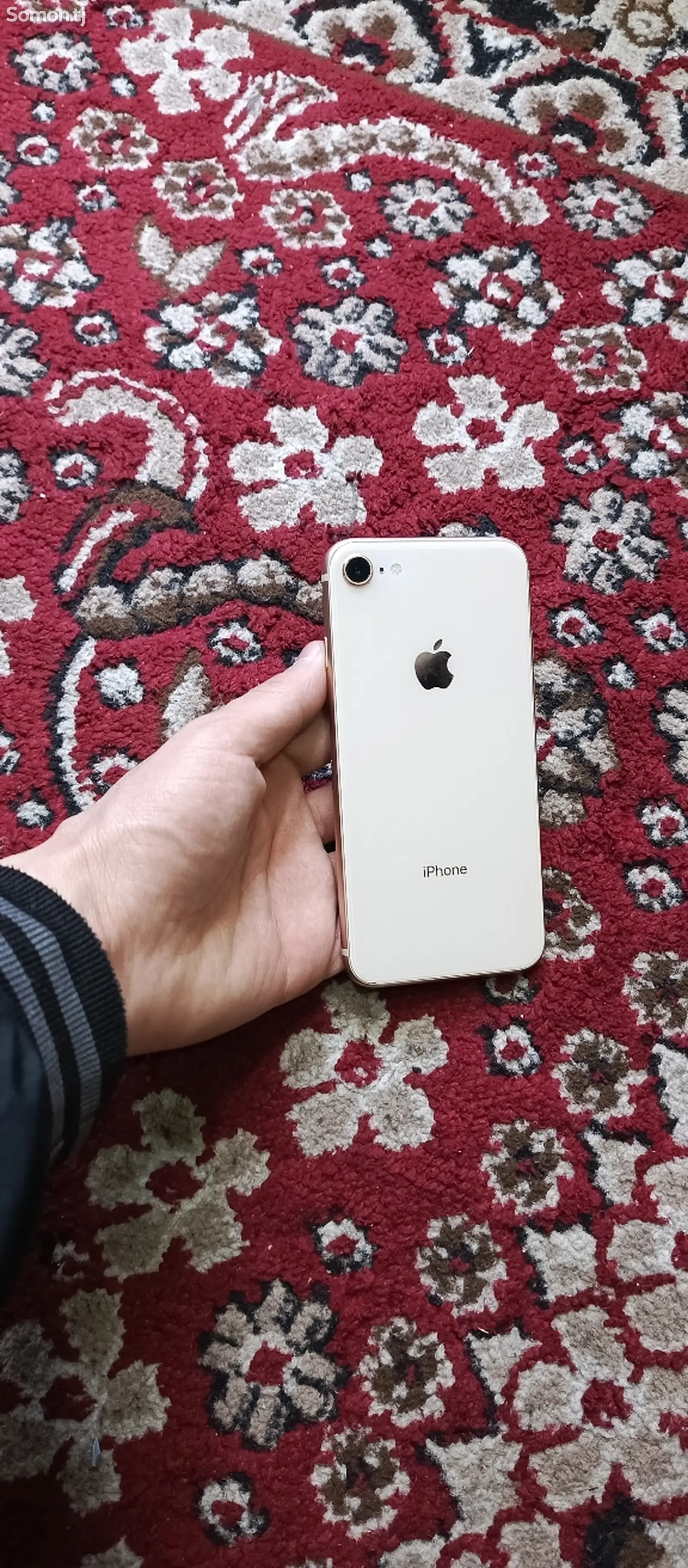 Apple iPhone 8, 64 gb, Gold-1