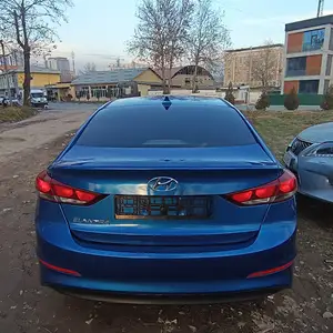 Hyundai Elantra, 2018