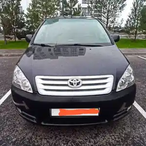 Лобовое стекло Toyota Avensis Verso