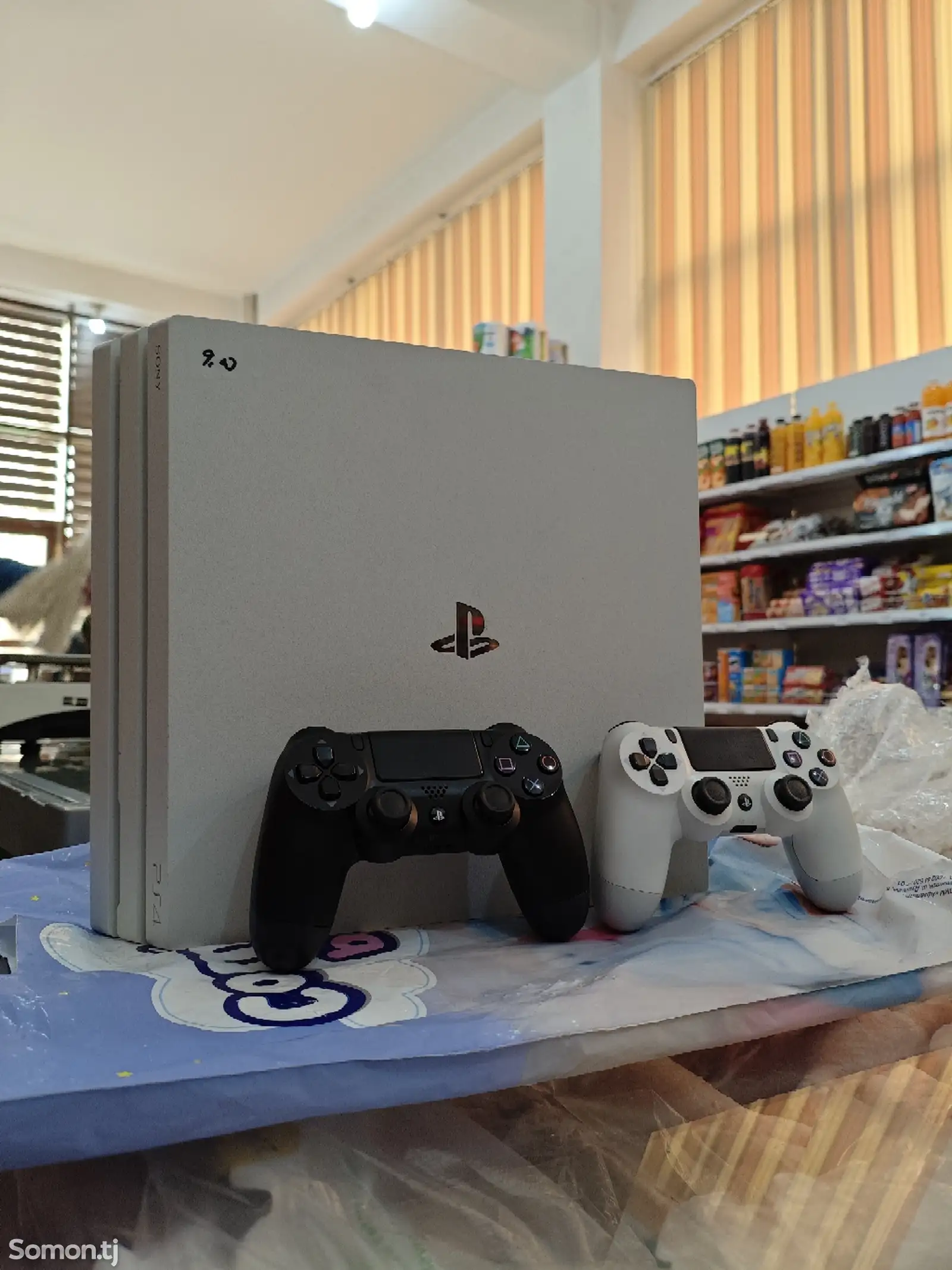 Игровая приставка Sony PlayStation 4pro 4k 1tb-1