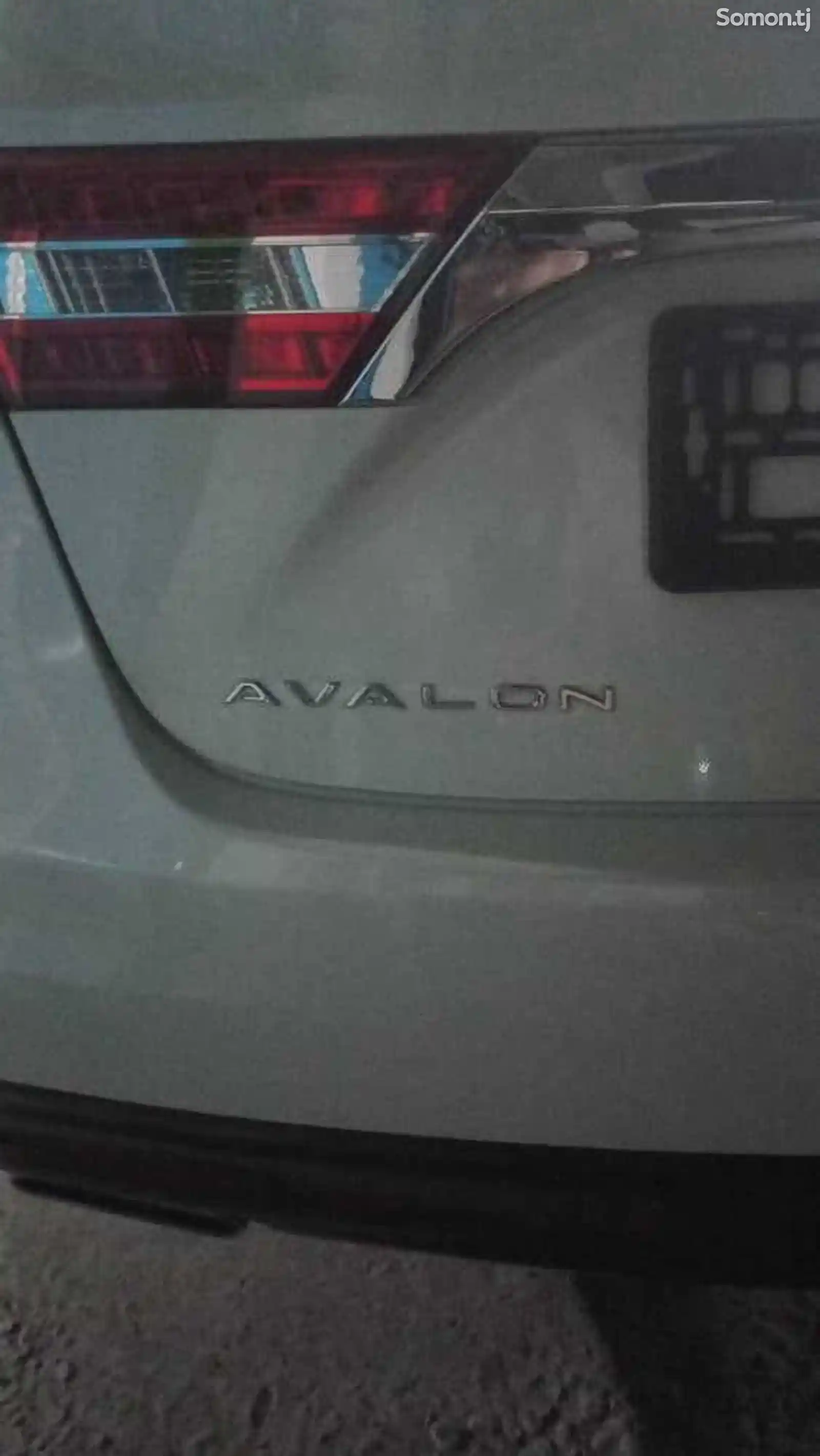 Надпись Avalon на багажник-2