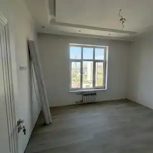 2-комн. квартира, 10 этаж, 48 м², Испечак 1