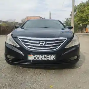 Hyundai Sonata, 2011