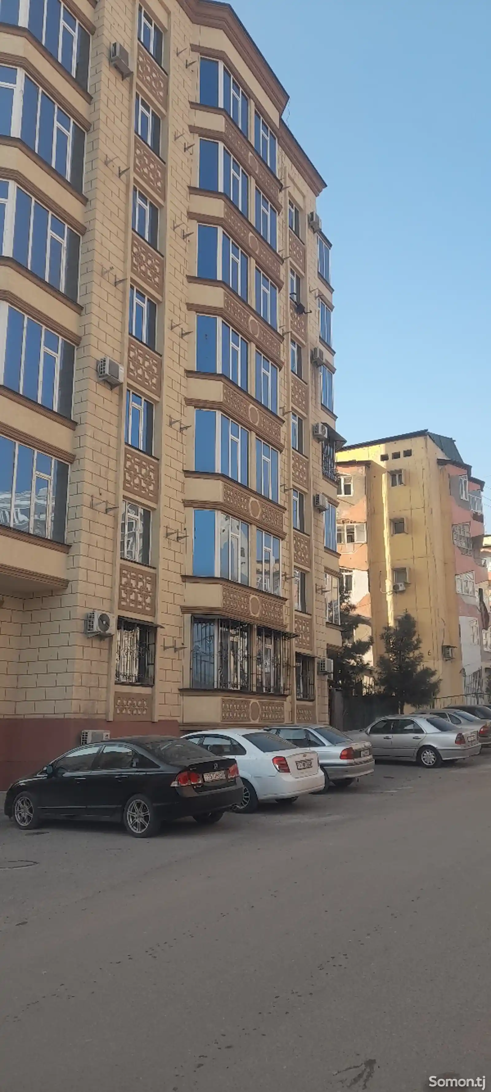 2-комн. квартира, Цокольный этаж, 75 м², 19мкр-1