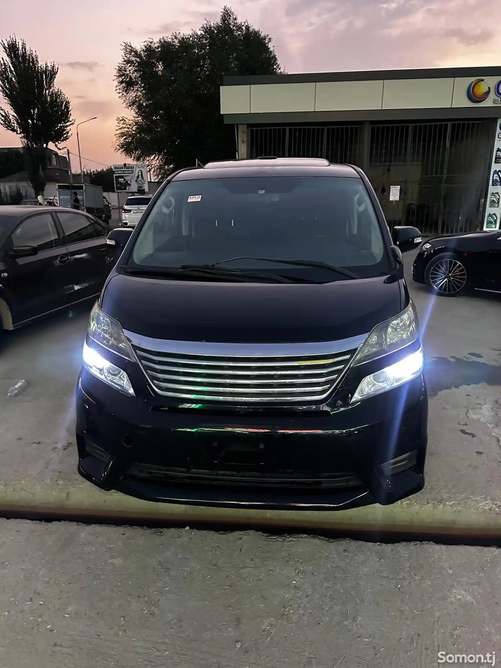 Toyota Vellfire, 2014-5