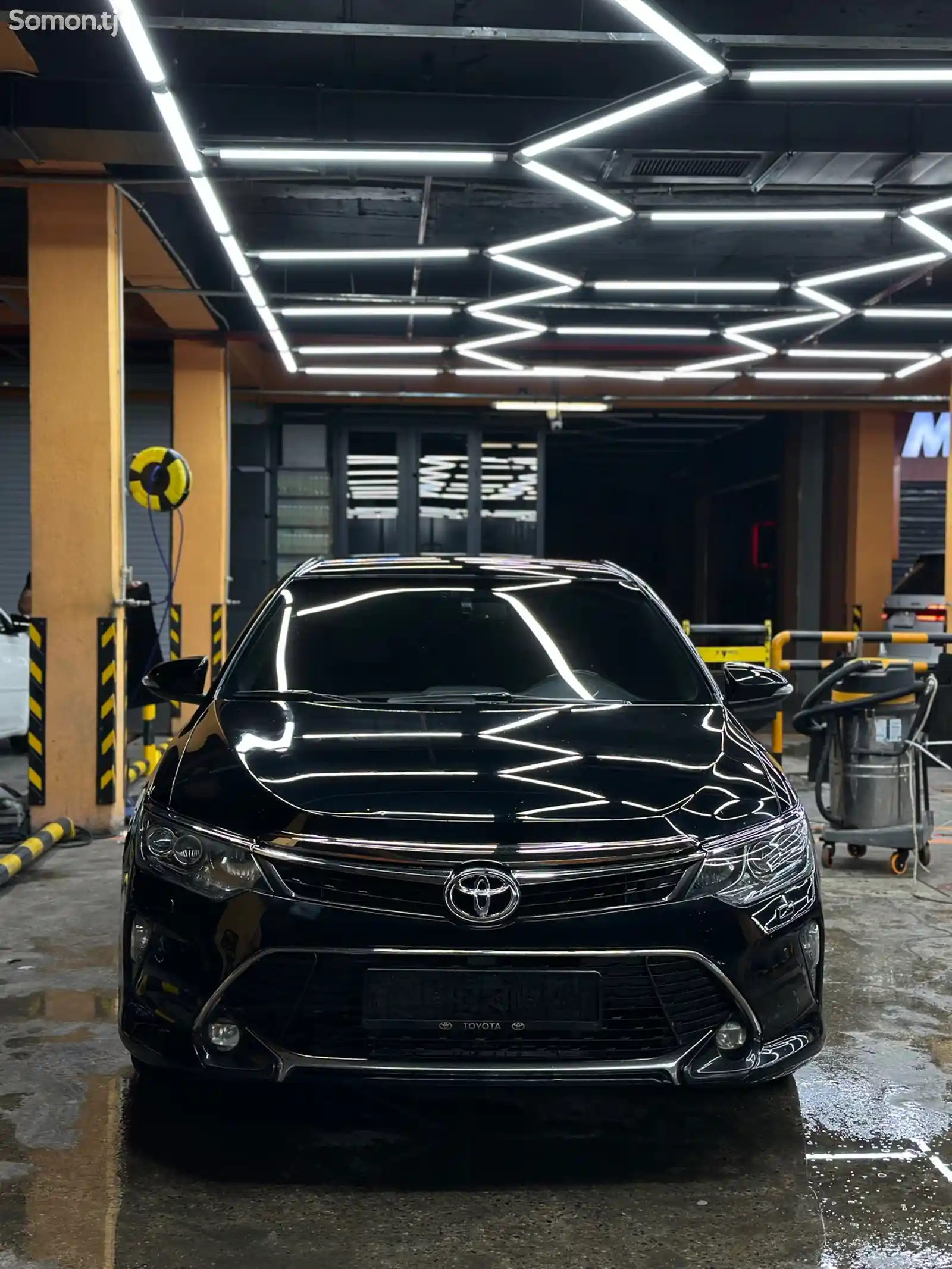 Toyota Camry, 2017-1