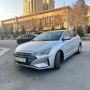 Hyundai Elantra, 2019