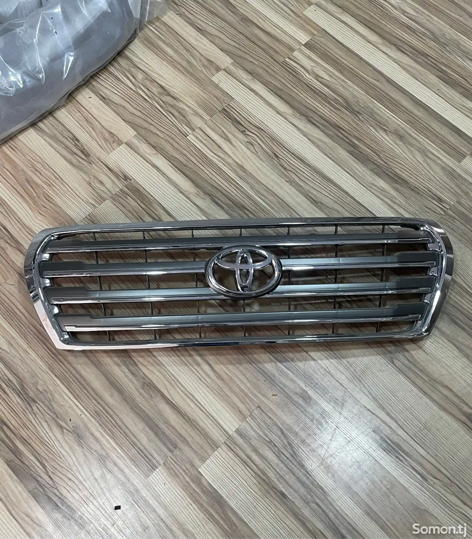 Облицовка от Toyota Land Cruiser 200 2012-2