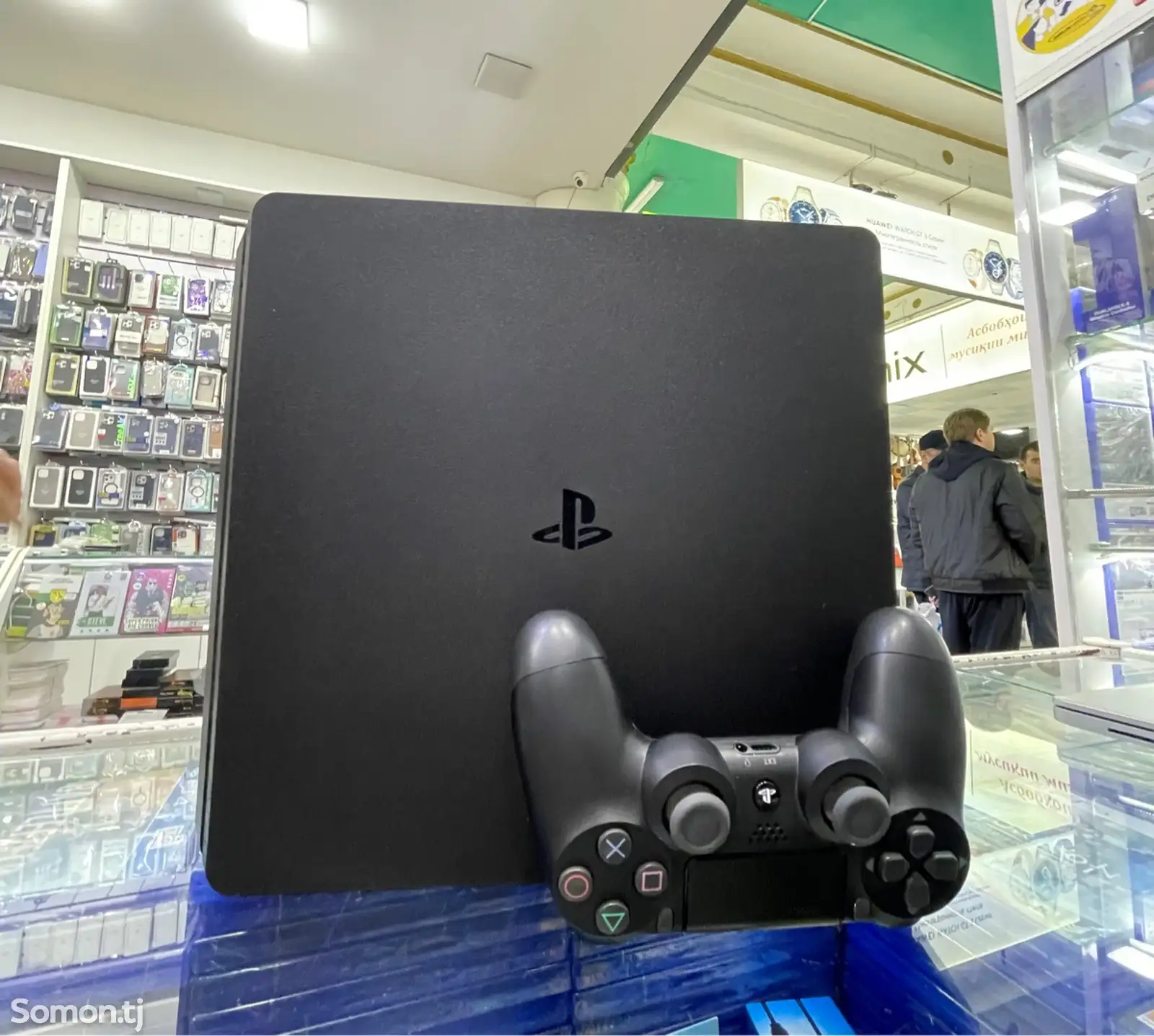 Игровая приставка Sony PlayStation 4