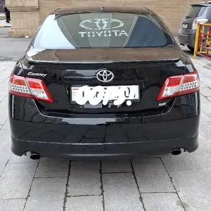 Toyota Camry, 2010