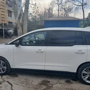 BYD E2, 2024