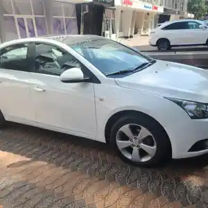 Chevrolet Cruze, 2011