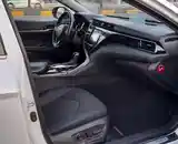 Toyota Camry, 2018-15