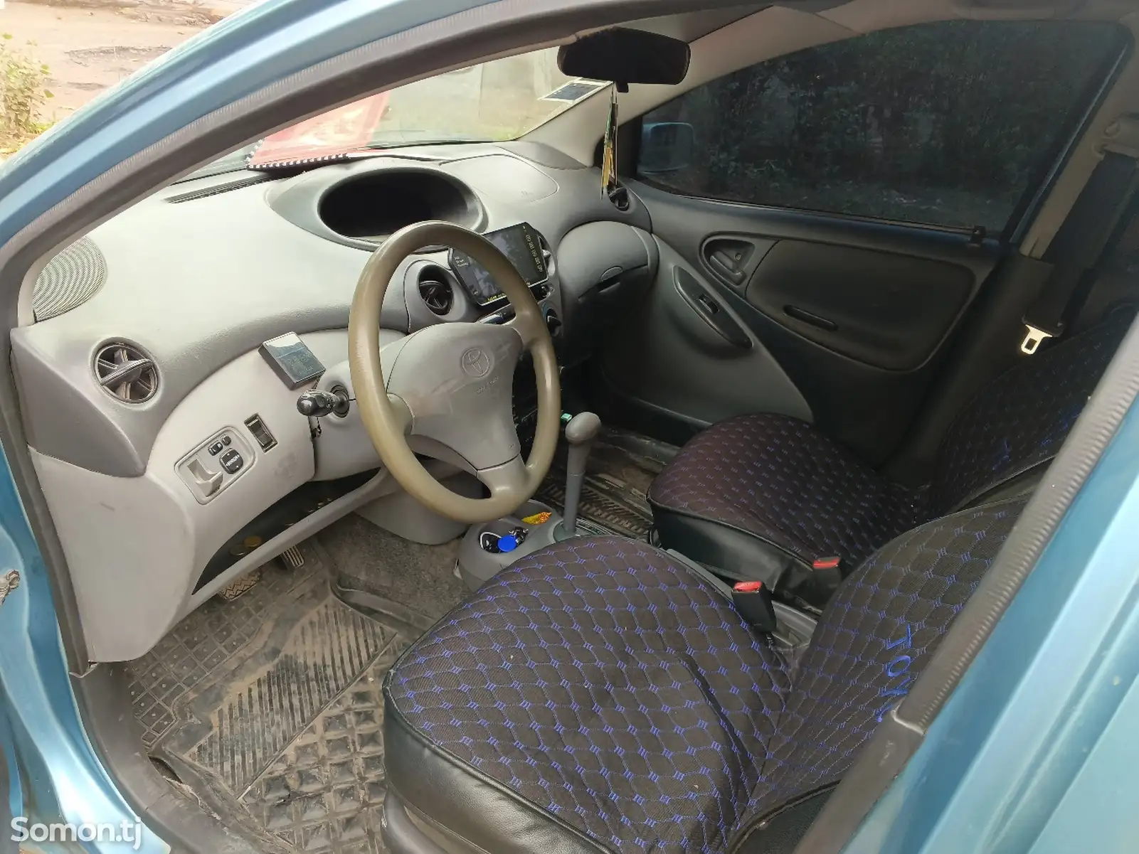 Toyota Vitz, 2001-4