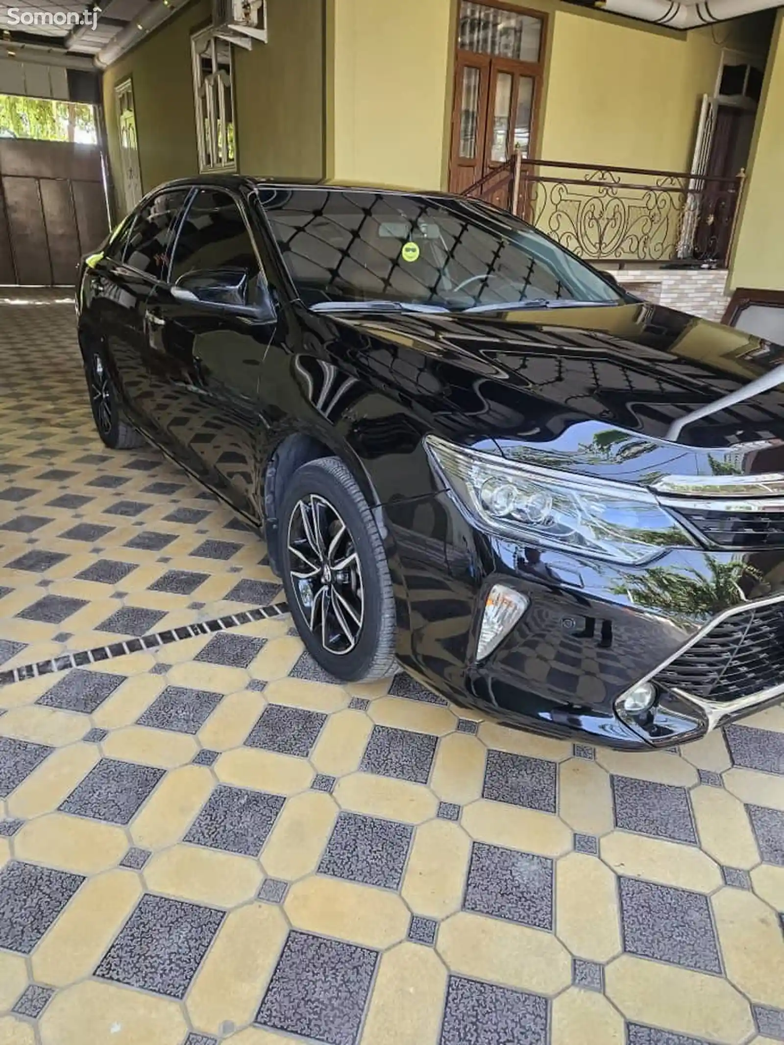 Toyota Camry, 2017-1