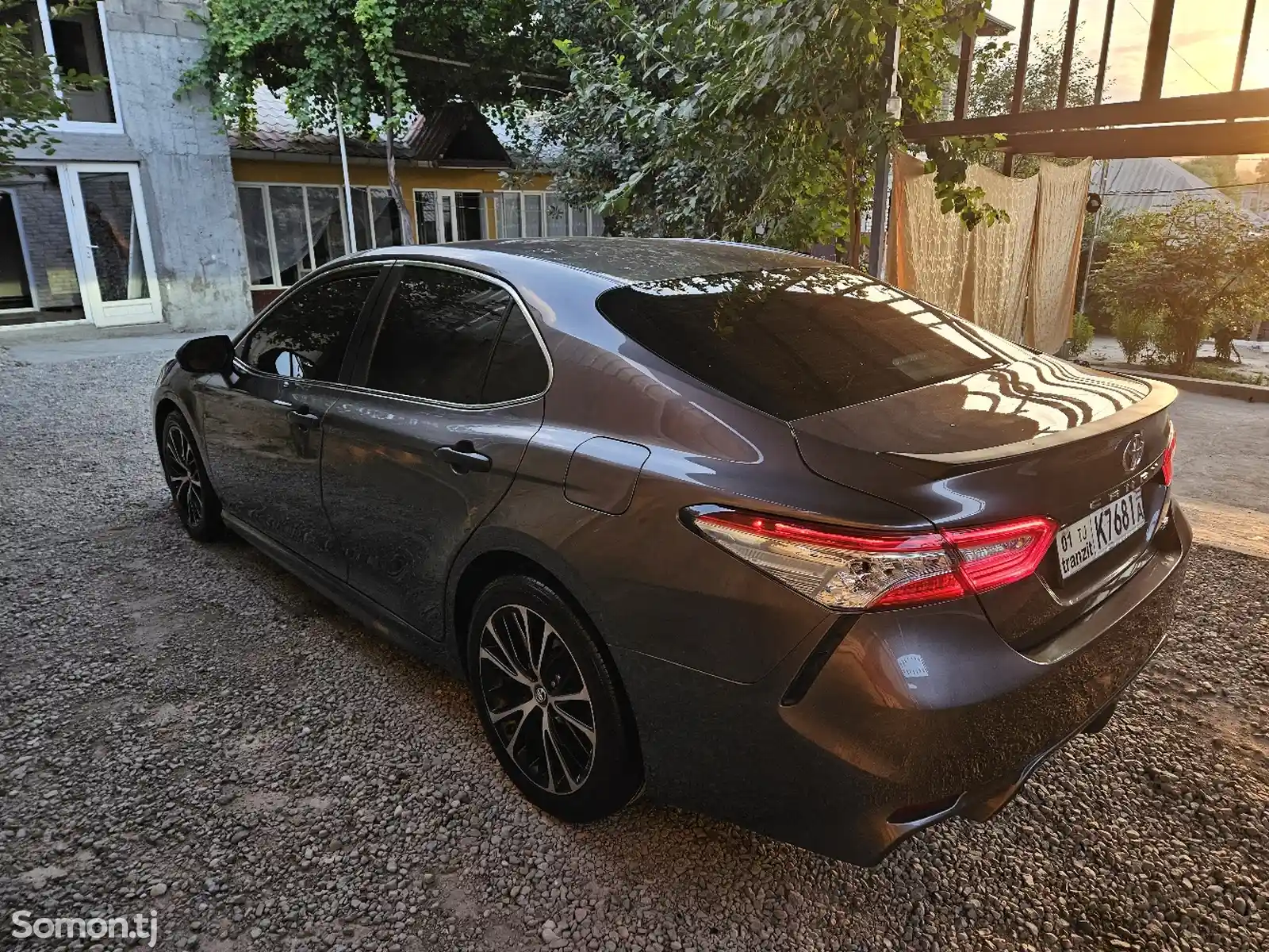 Toyota Camry, 2018-13