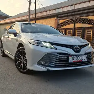 Toyota Camry, 2018