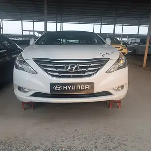 Hyundai Sonata, 2011