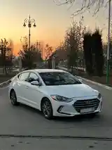 Hyundai Elantra, 2017-8