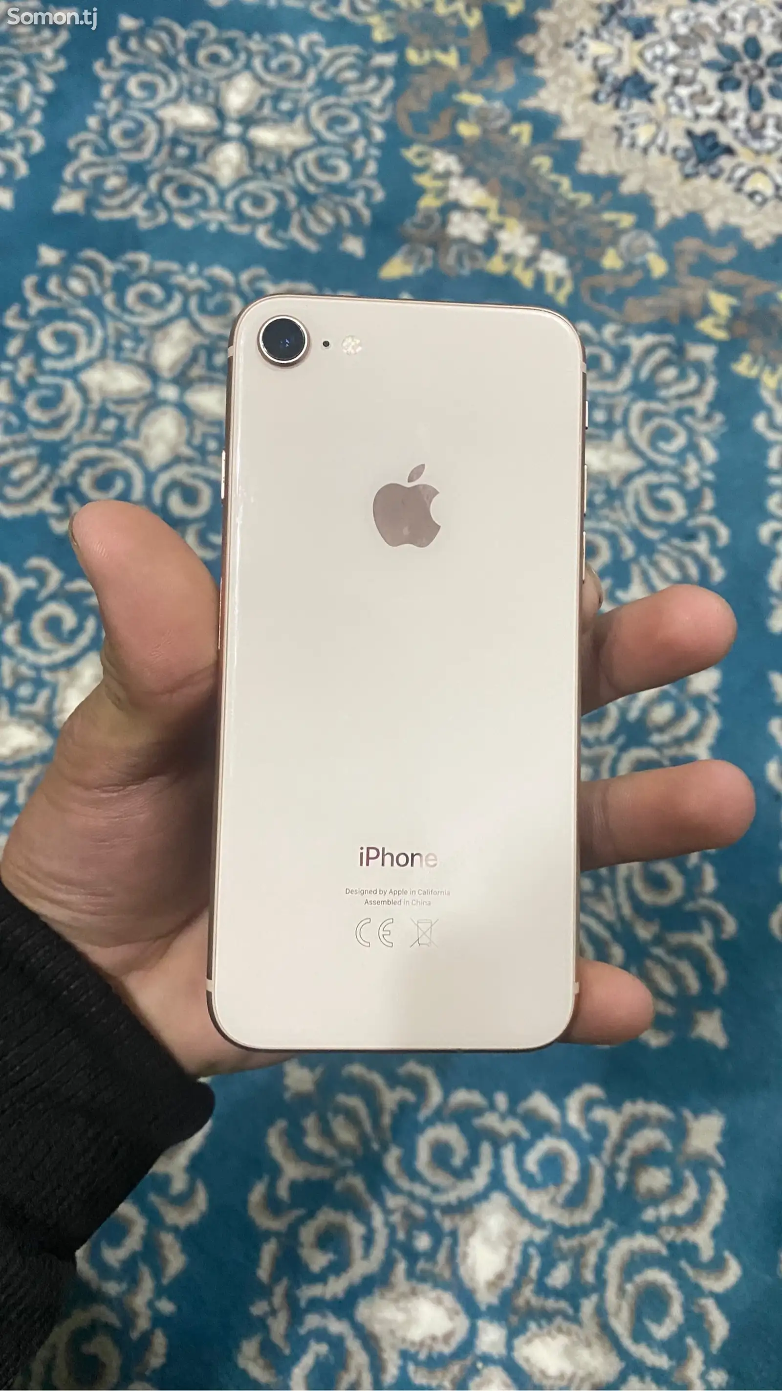 Apple iPhone 8, 64 gb, Gold-1