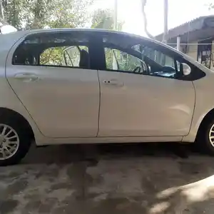 Toyota Vitz, 2008