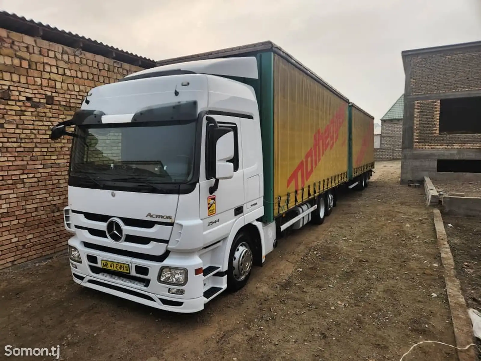 Бортовой грузовик Mercedes Actros 2544-1