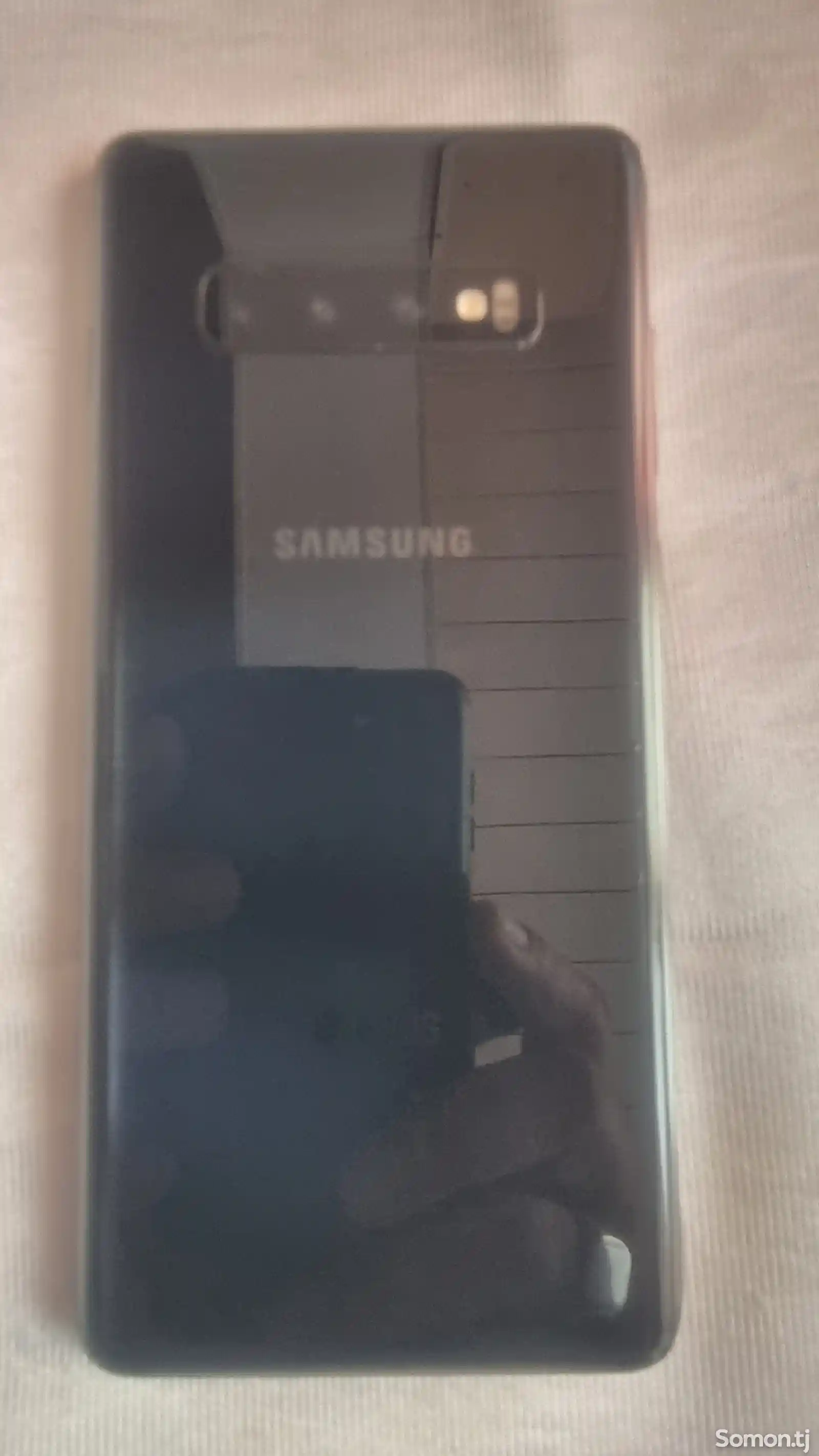 Samsung Galaxy S10+-3