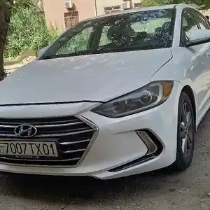 Hyundai Elantra, 2017