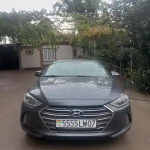 Hyundai Elantra, 2016