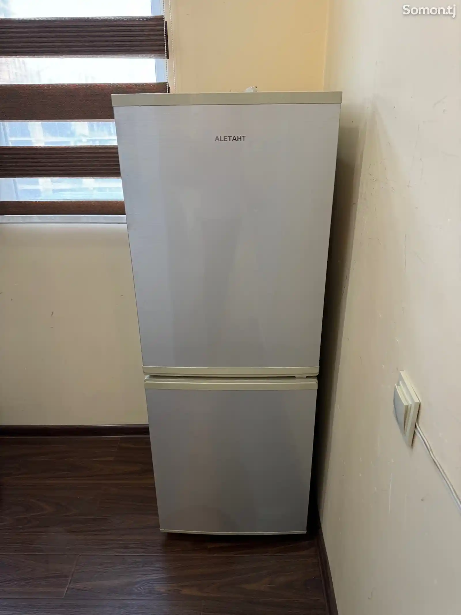 Холодильник Aletaht-1