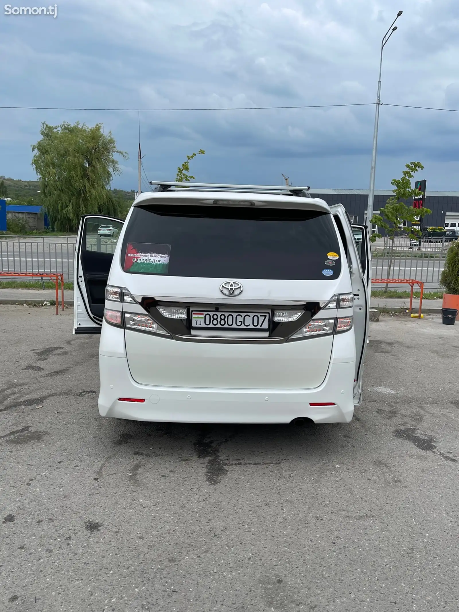 Toyota Vellfire, 2010-11