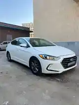 Hyundai Elantra, 2017-3