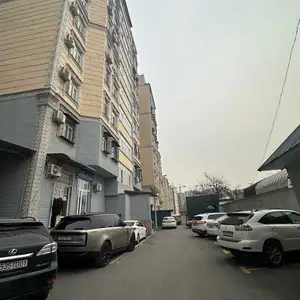 2-комн. квартира, 5 этаж, 52м², И. Сомони, Хиёбони Рудаки 171