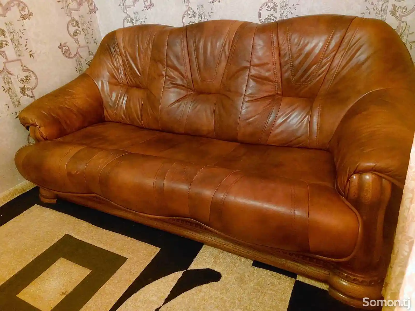 Кожаный диван-1