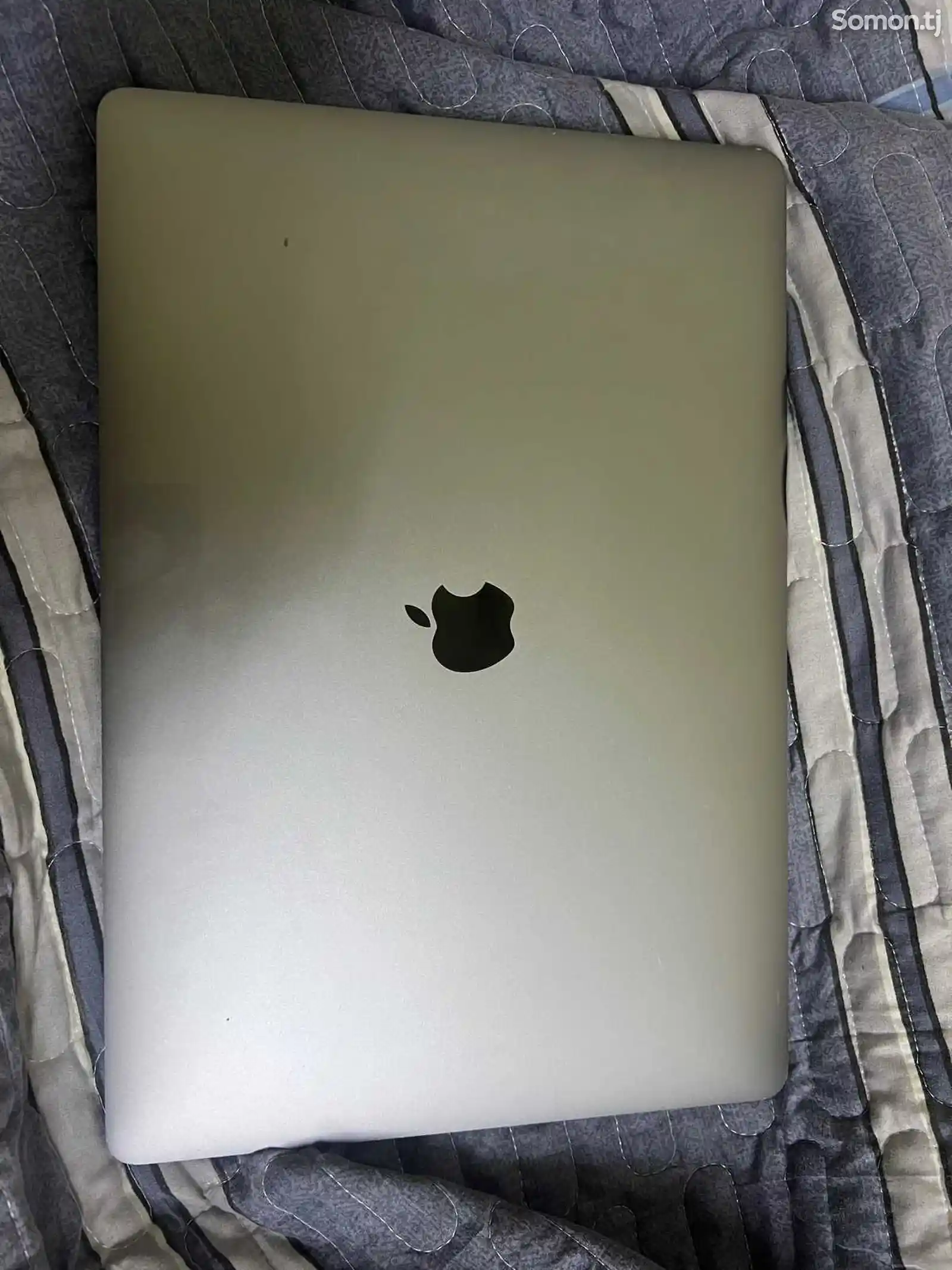 Ноутбук MacBook Pro 15 inch with Touchbar-4