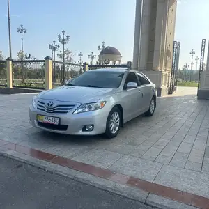 Toyota Camry, 2010