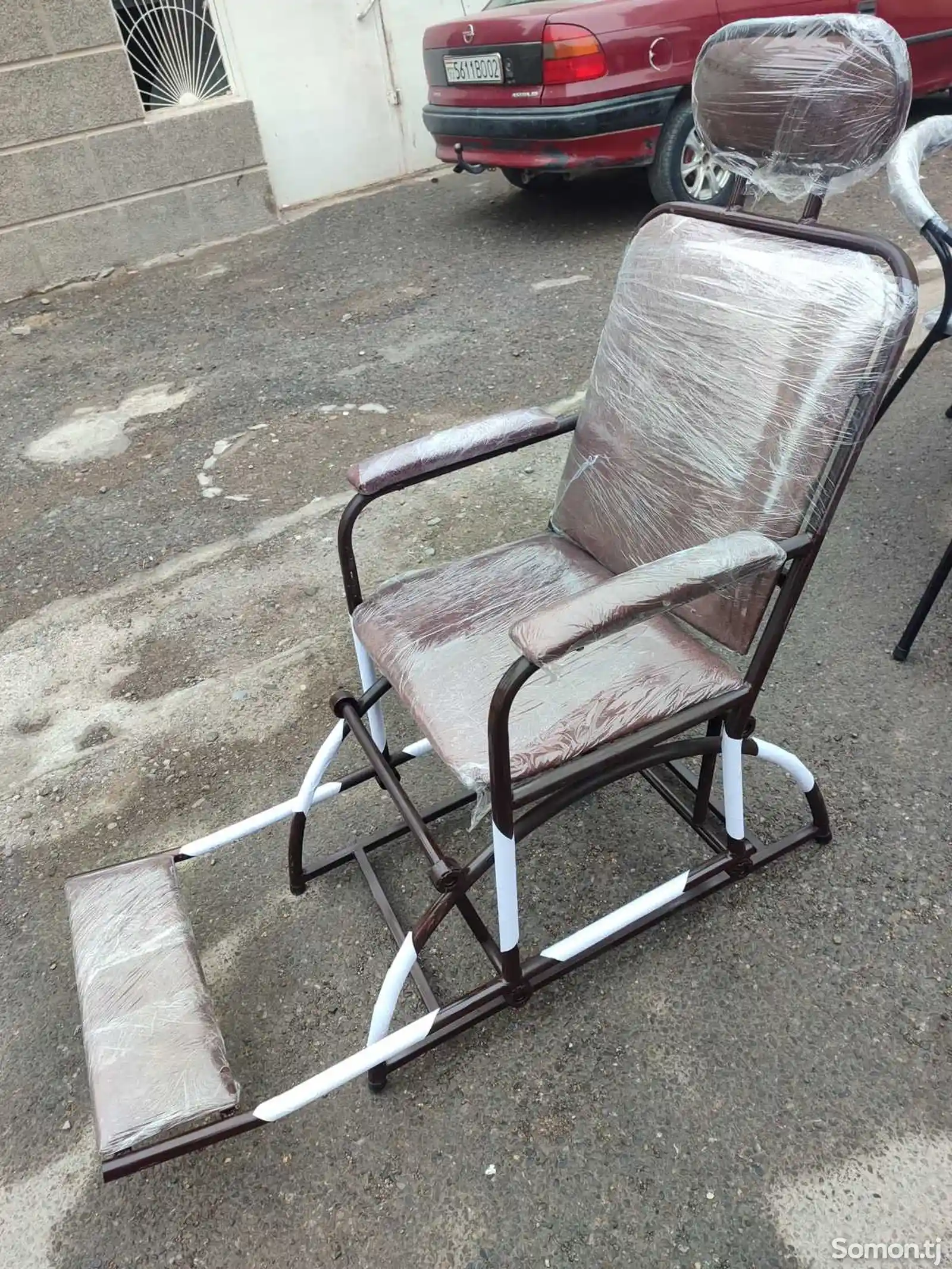 Кресло-качалка с подголовником-8