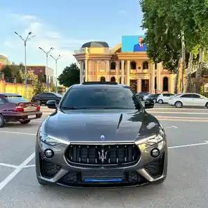 Maserati Levante, 2022