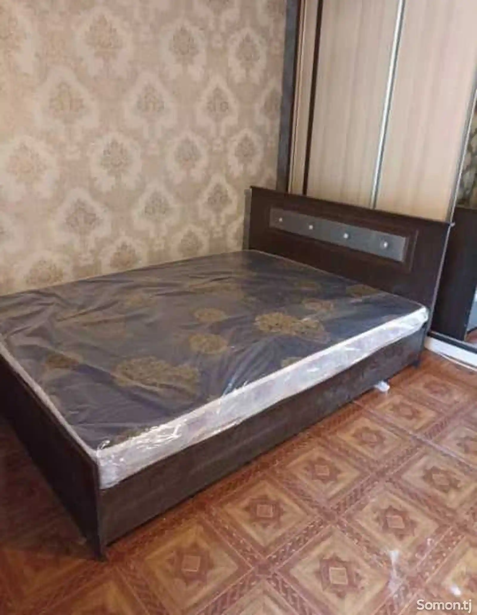 Двуспальная кровать-1