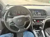 Hyundai Elantra, 2018-8