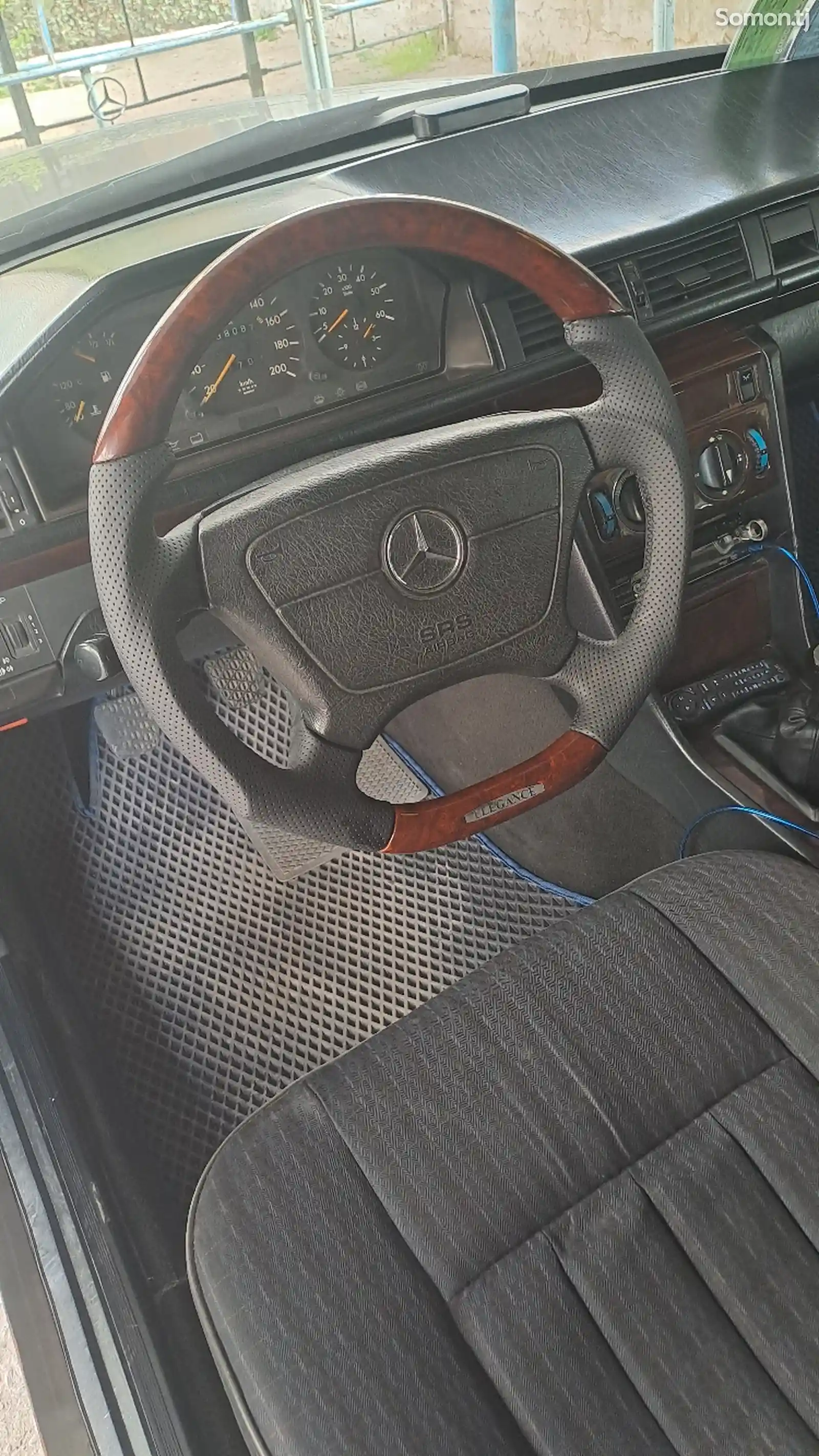 Mercedes-Benz W124, 1991-10